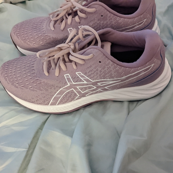 Asics Shoes - Athletic shoes
